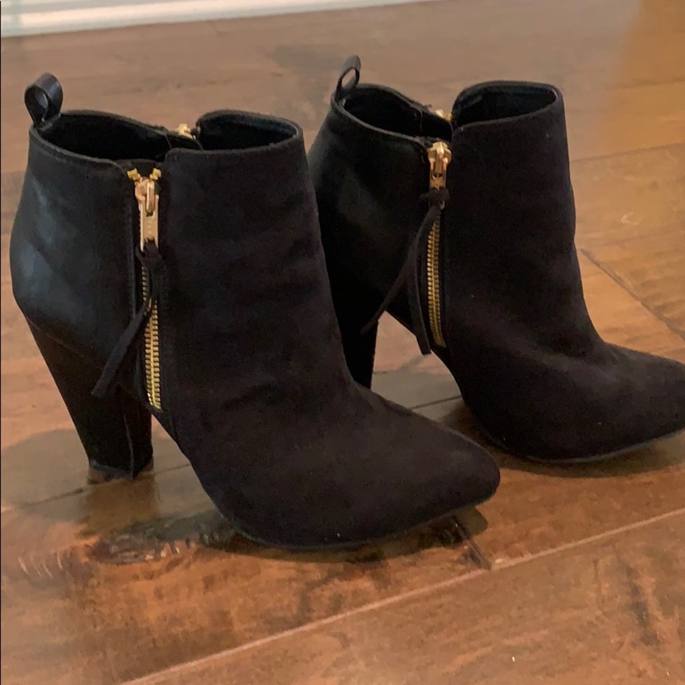 Women’s black booties